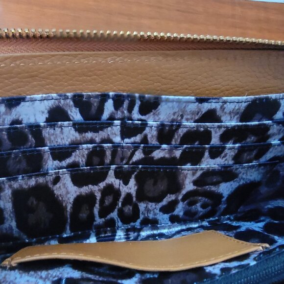 KENNETH COLE Saddle Brown Leather Wallet W/ Removable Wristlet- Zip Around - Picture 8 of 14